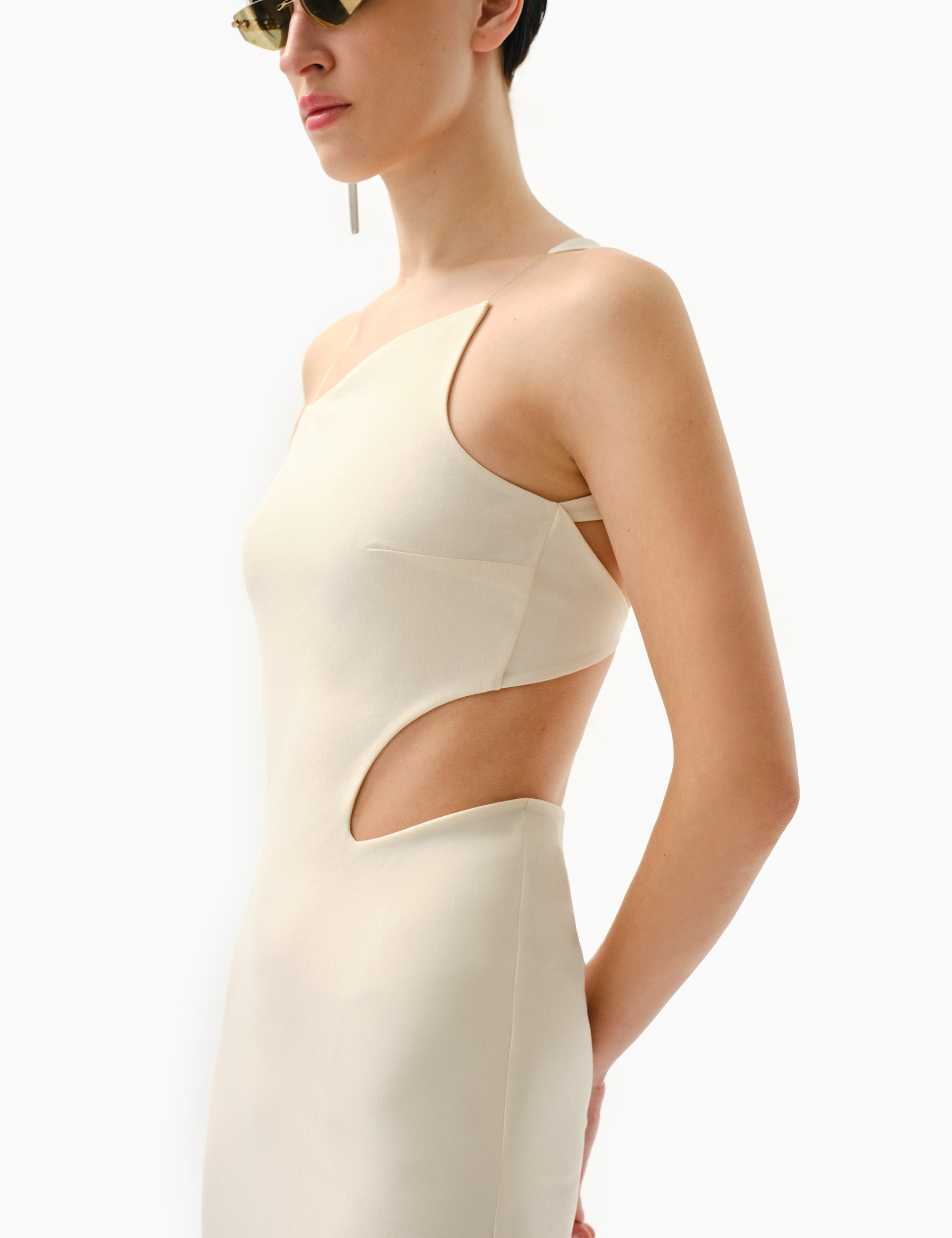 KNTLGY Swan-Inspired Asymmetric Elbise